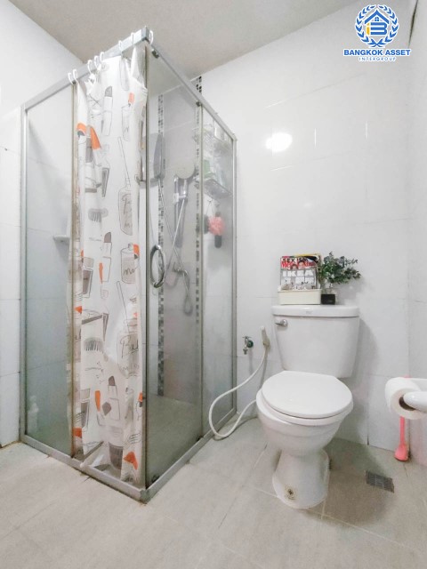 *****ทาวน์เฮ้าส์มือสองย่านนนทบุรี ม.วิลเลตไลท์ ราชพฤกษ์-ปิ่นเกล้า บนเนื้อที่ 20.5 ตร.ว. ฟังก์ชัน 3 ห้องนอน 2 ห้องน้ำ 2 ที่จอดรถ บ้านสวย พร้อมอยู่ ของแถมเพียบ! เดินทางสะดวก ใกล้จุดขึ้นทางด่วน "ศรีรัช" และรถไฟฟ้าสายสีแดงอ่อน "สถานีตลิ่งชัน"